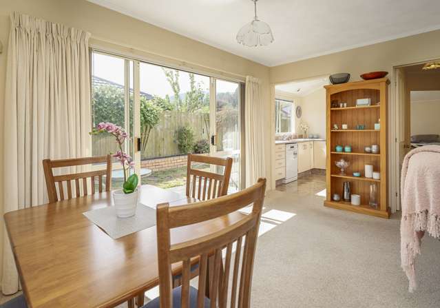 2/81 Kingsford Drive Stoke_3