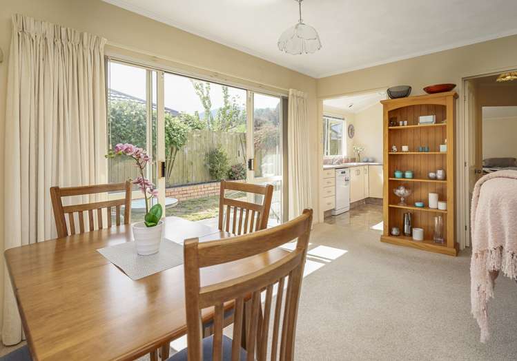 2/81 Kingsford Drive Stoke_3