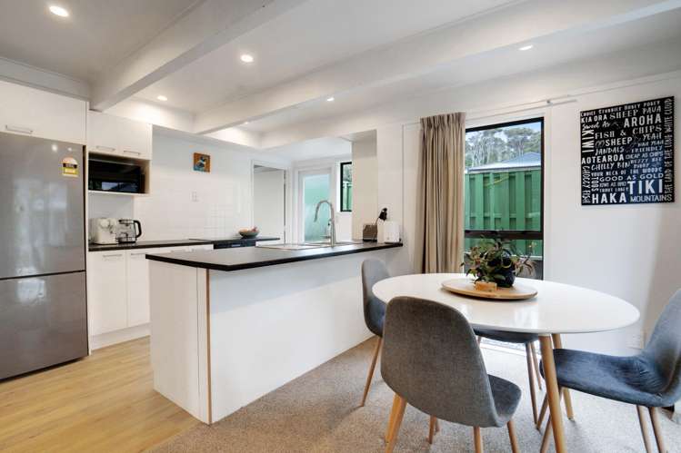 2/5 Eugen Place Bayview_5