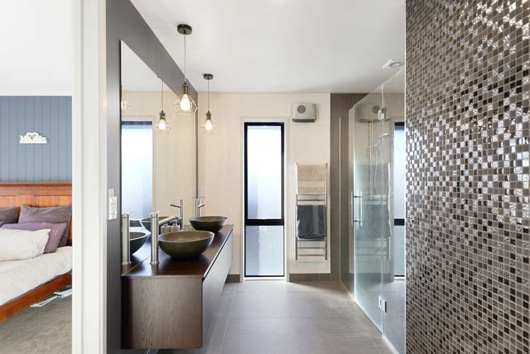 17 Carnaveron Drive Lincoln_8