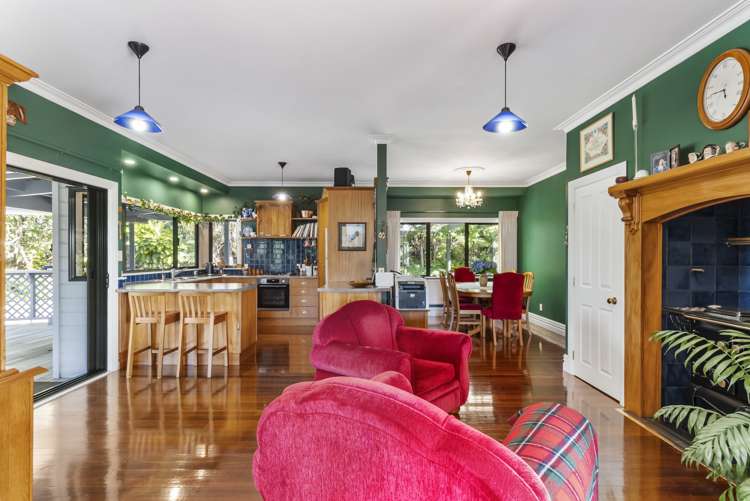 15 Long Road Waitakere_6