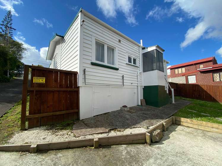 130 Golf Road Titirangi_1