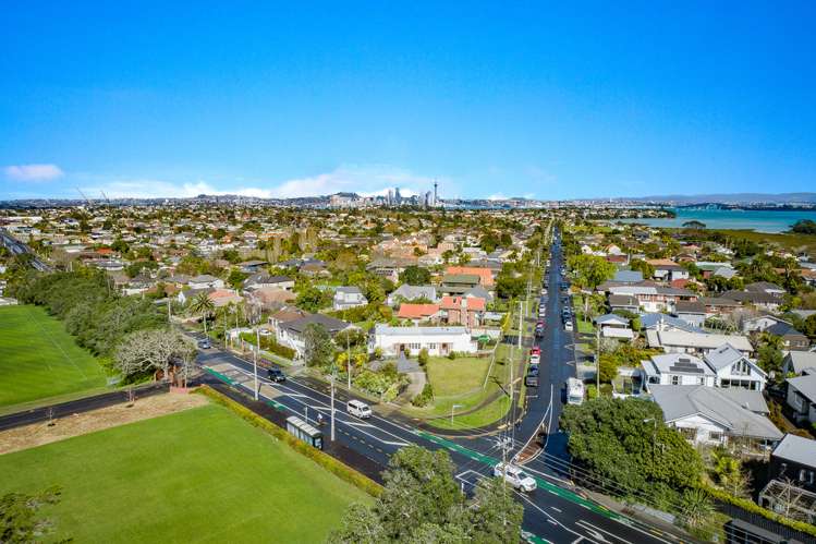 253 Lake Road Belmont_17