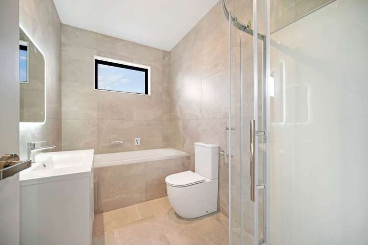 2 Rarangi Mai Lane Karaka_11