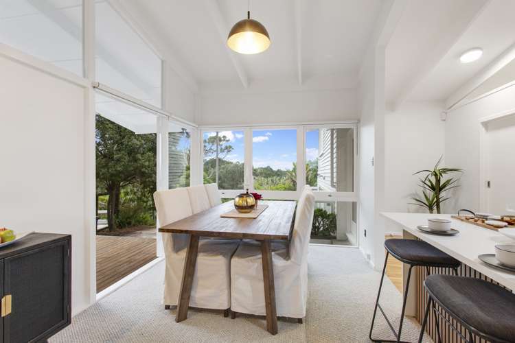 14 Arapito Road Titirangi_11