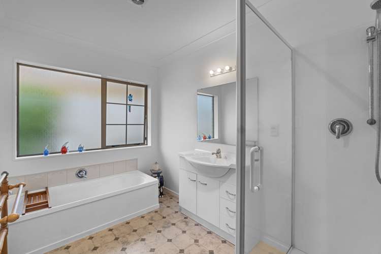 11 Highgrove Drive Grandview Heights_17