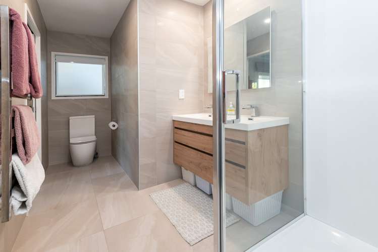 12 Bucklands Beach Road Bucklands Beach_24