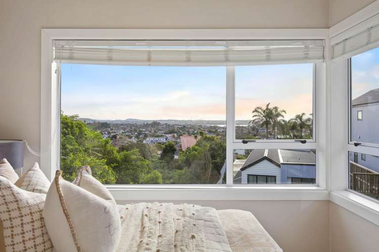 10 Etherege Place Mellons Bay_21