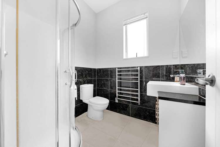 16 Lucca Crescent Mission Heights_24