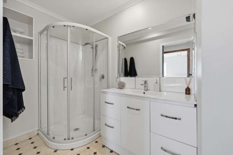 125 Forfar Street Clyde Hill_33