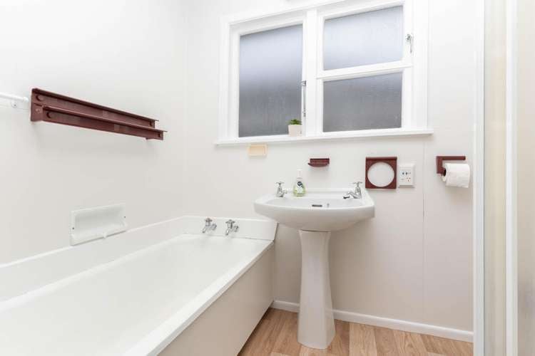 127 Parkvale Road Karori_11