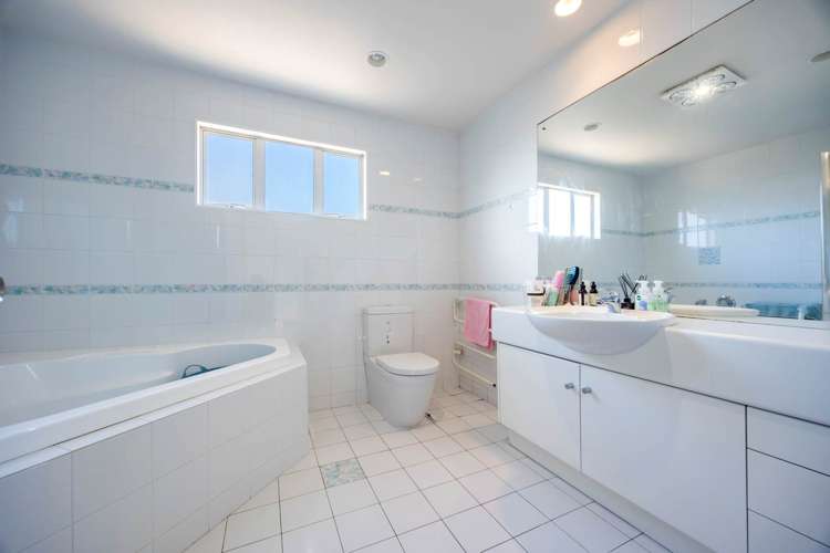 2/4a Bracken Avenue Takapuna_12