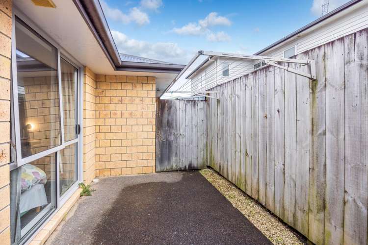 2/3 June Place Hamilton East_27