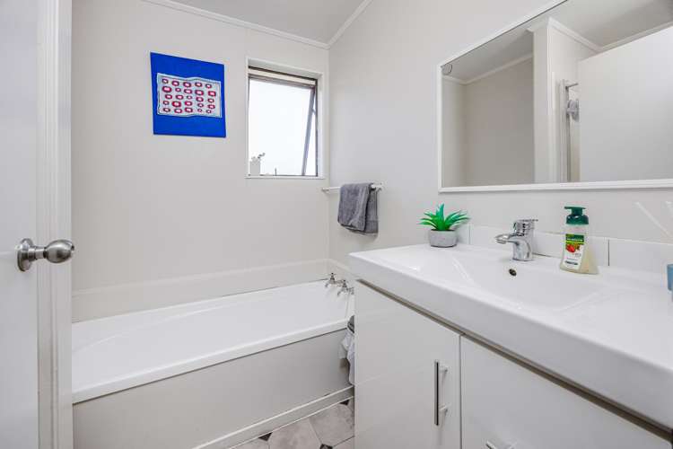 1/22 Silver Creek Road Clendon Park_8