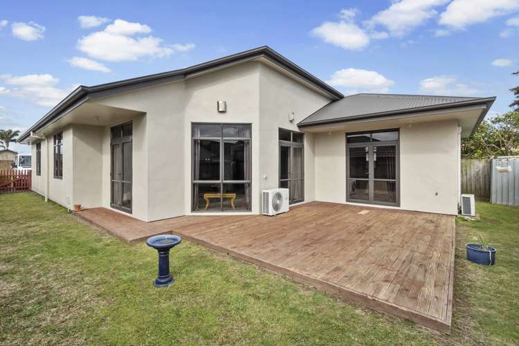 14 Thistlewood Avenue Hamilton East_13