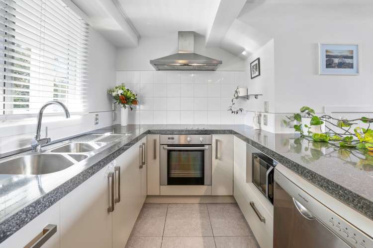 17/300 Lake Terrace Taupo_7