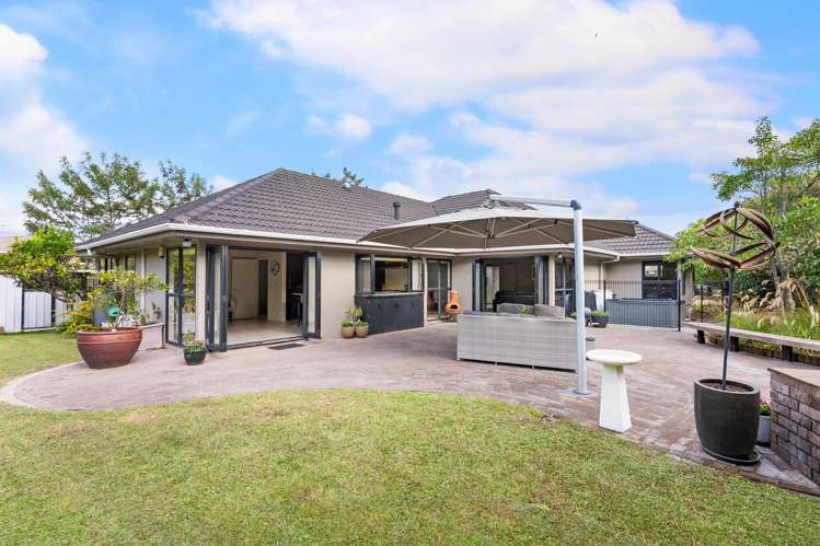 8 Kallaroo Place Botany Downs_12