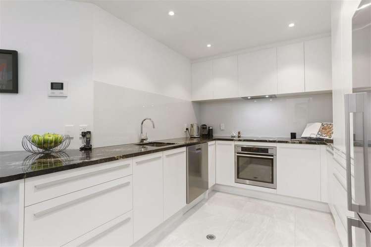 3E/175 Hurstmere Road Takapuna_5