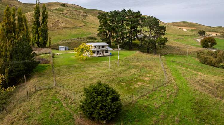 1199 Middle Road Poukawa_19