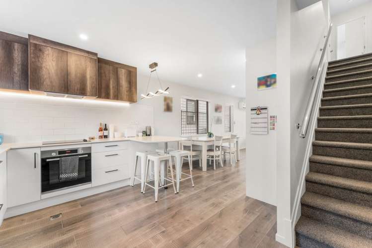 5/3 Walsh Road Wainui_2