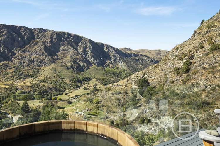 12 Crows Nest Road Arthurs Point_17