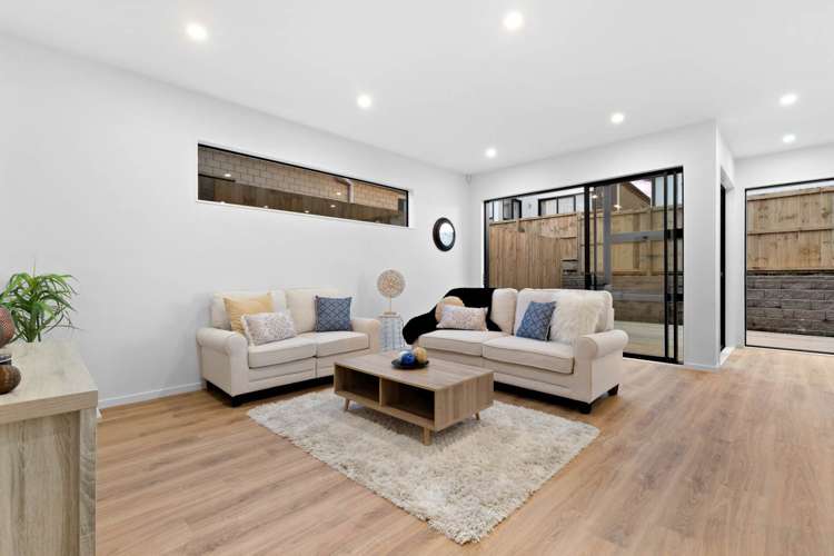 5 Taiororua Avenue Massey_2