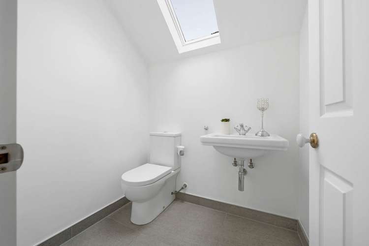 16b Seccombes Road Epsom_17