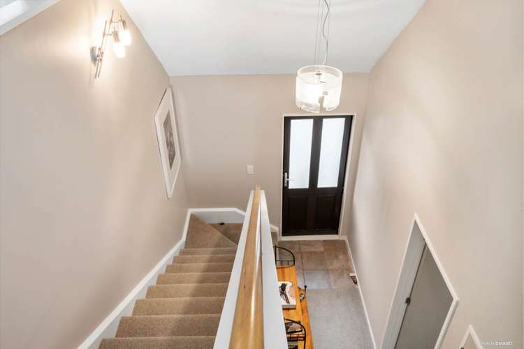 10 Skybird Place Glen Eden_13