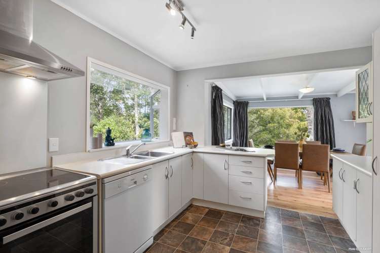 7 Arama Avenue Titirangi_10