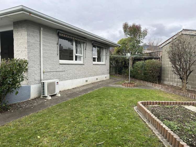 2/12 Cornwall Place 10816_6