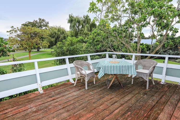 17 Neeve Road Taradale_14