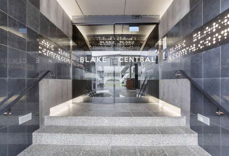 2P/17 Blake Street_0