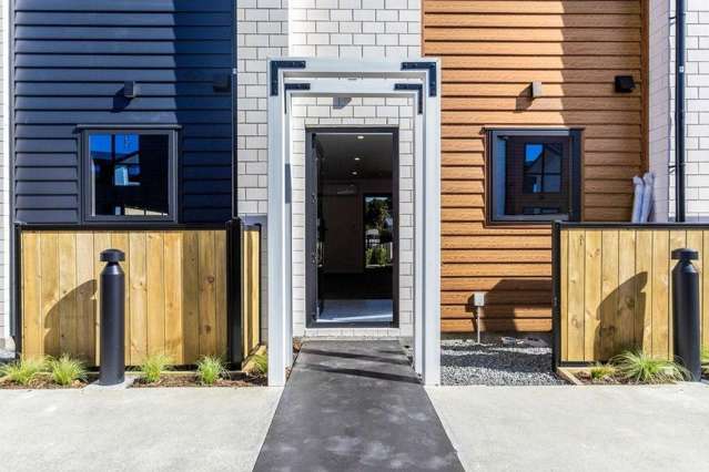 2/172 Don Buck Road Massey_1