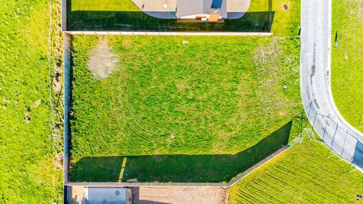 1 Frank Lane Amberley_9