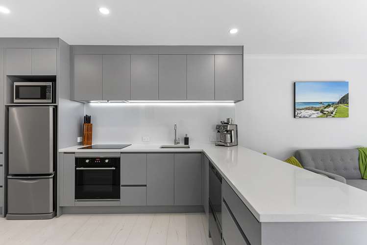 2/15 Harbour View Road Te Atatu Peninsula_6