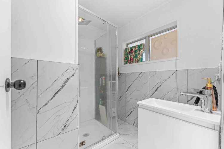 52 Henwood Road Mangere East_15