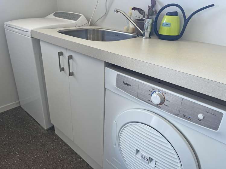 15 Dove Place Holmes Hill_14