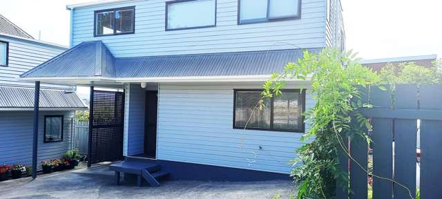 2/40 Saxon Street Waterview_1