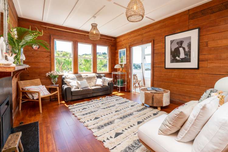 495 Karaka Bay Road Karaka Bays_1