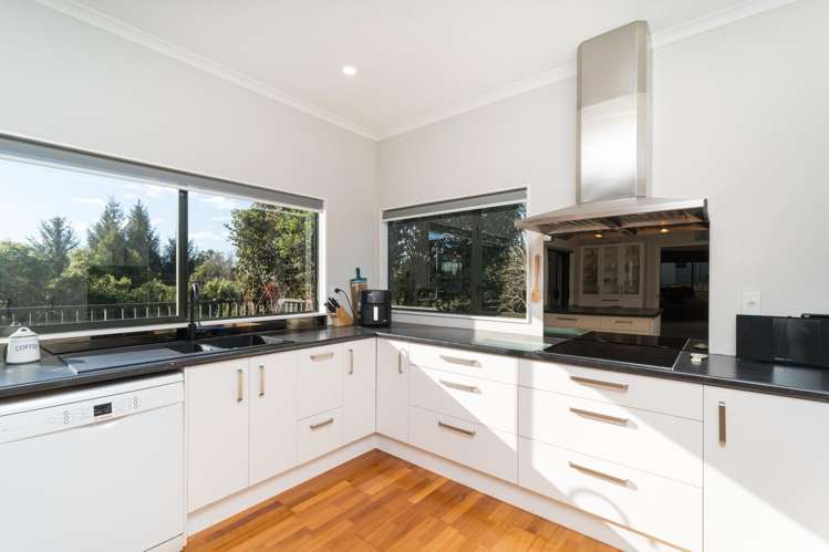 8 Greenwood Place Fitzherbert_15