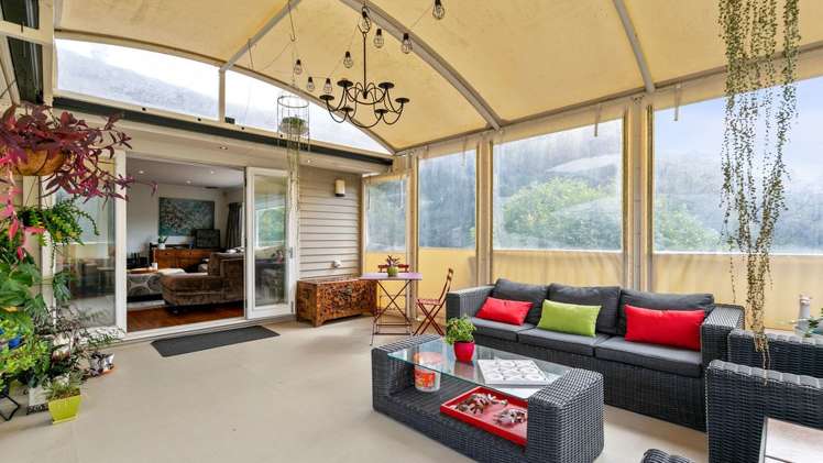 327 Main Road Tawa_15