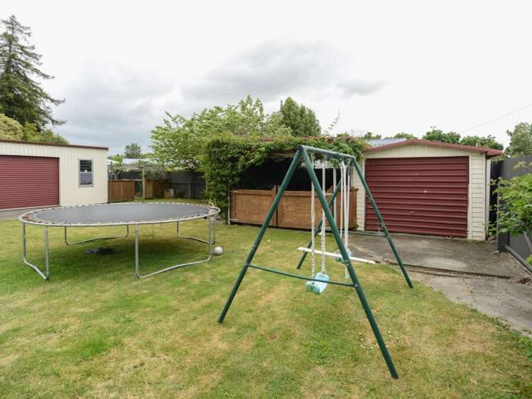 708 Murdoch Road East Akina_19