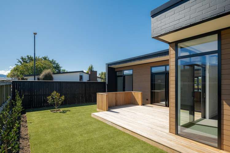 25 and 27 Blackmore Place Springlands_39