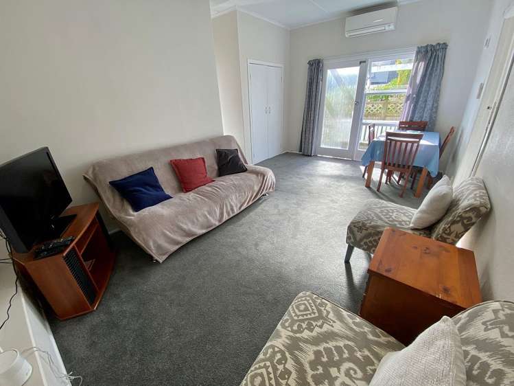 2/20 Redwood Avenue Tawa_3