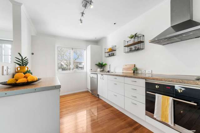 686 Te Atatu Road Te Atatu Peninsula_2