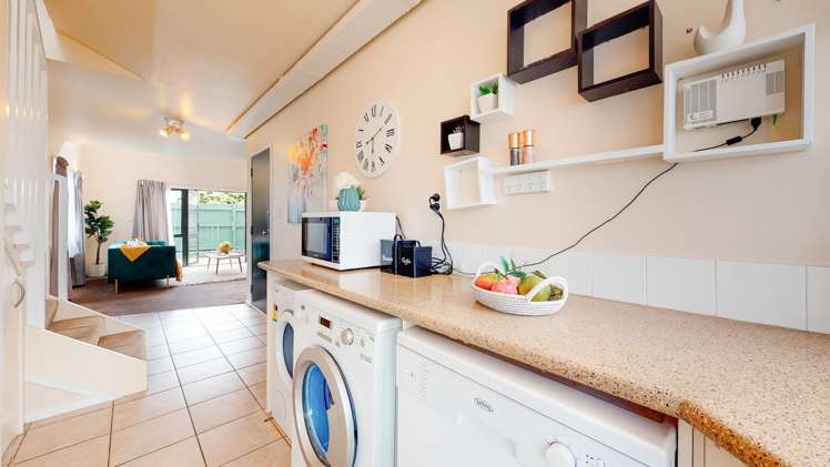 2/89 Portage Road New Lynn_9