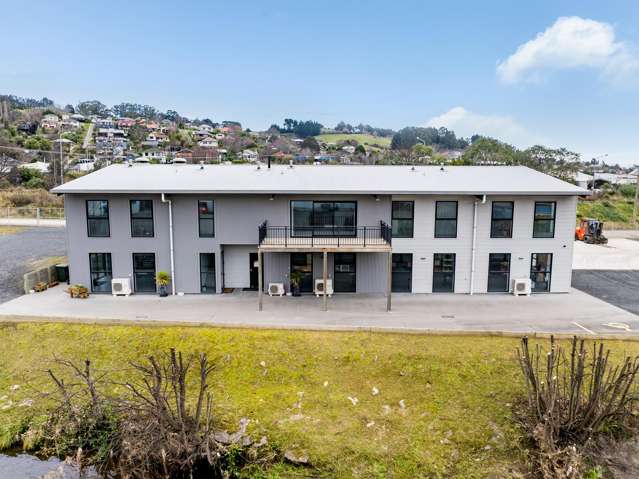 Large freehold industrial with vacant possession