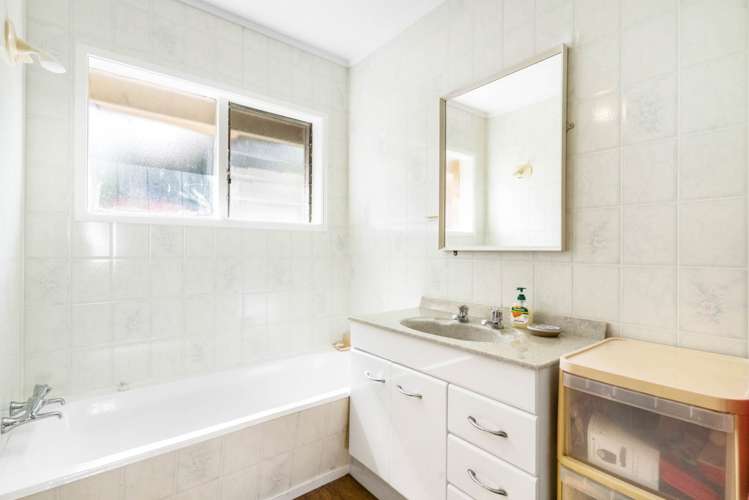 1/113 Rukutai Street Orakei_14