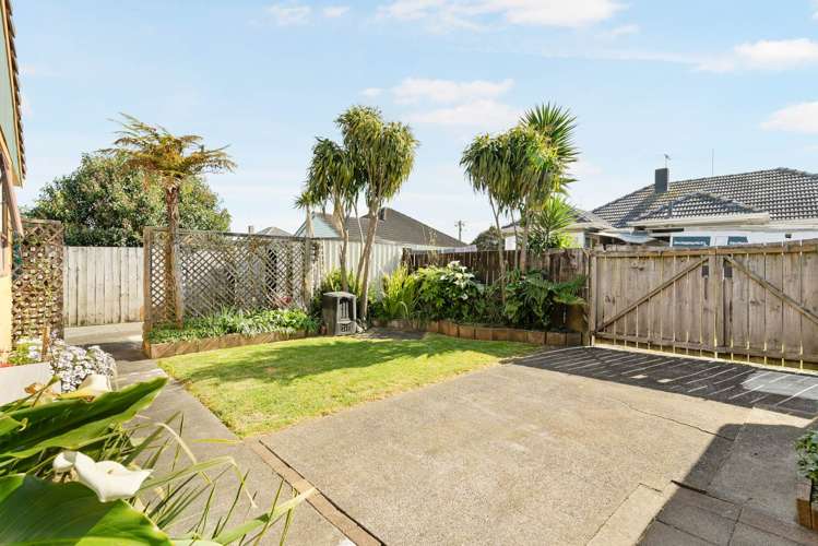 2/17 Jutland Road_0