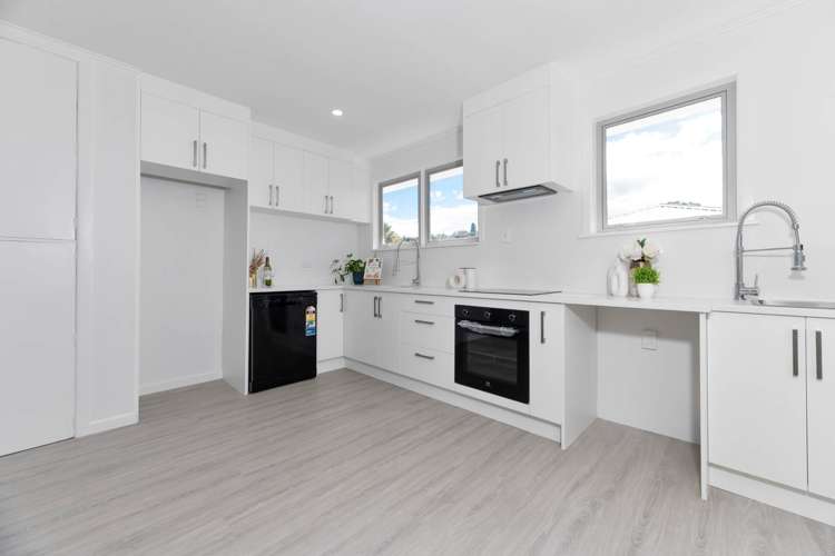 1/16 Ellice Road Totara Vale_10